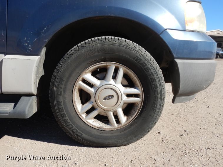 image for item IP9072 2003 Ford Expedition  SUV