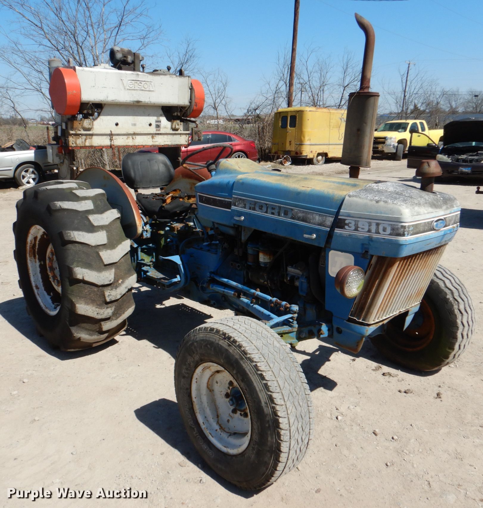 1989 Ford 3910 tractor in Waxahachie, TX Item DJ0388 sold Purple Wave