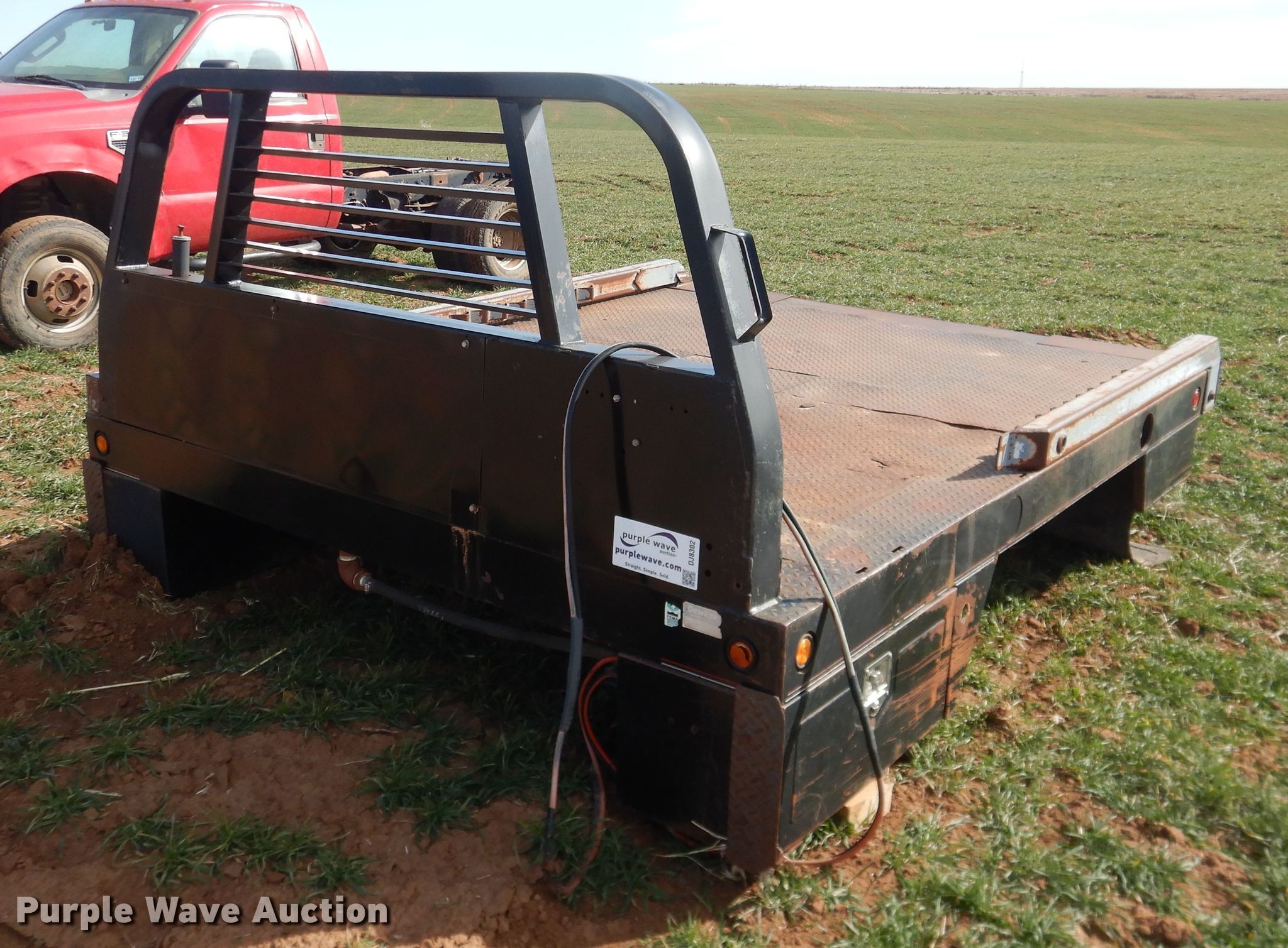 DewEze 482 hydraulic bale bed in Shamrock, TX Item DJ8302 sold