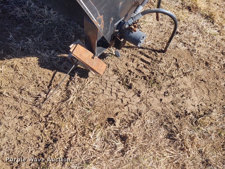 image for item FY9915 HydraFeeder HF1800  cake feeder