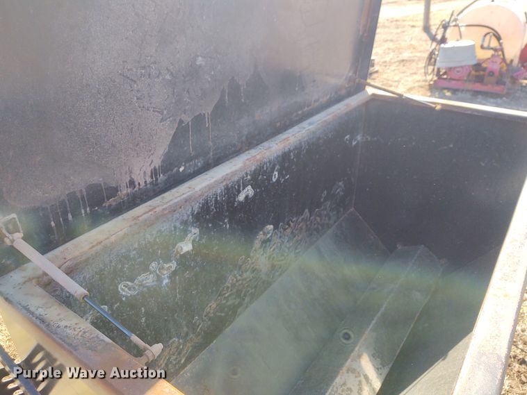 image for item FY9915 HydraFeeder HF1800  cake feeder