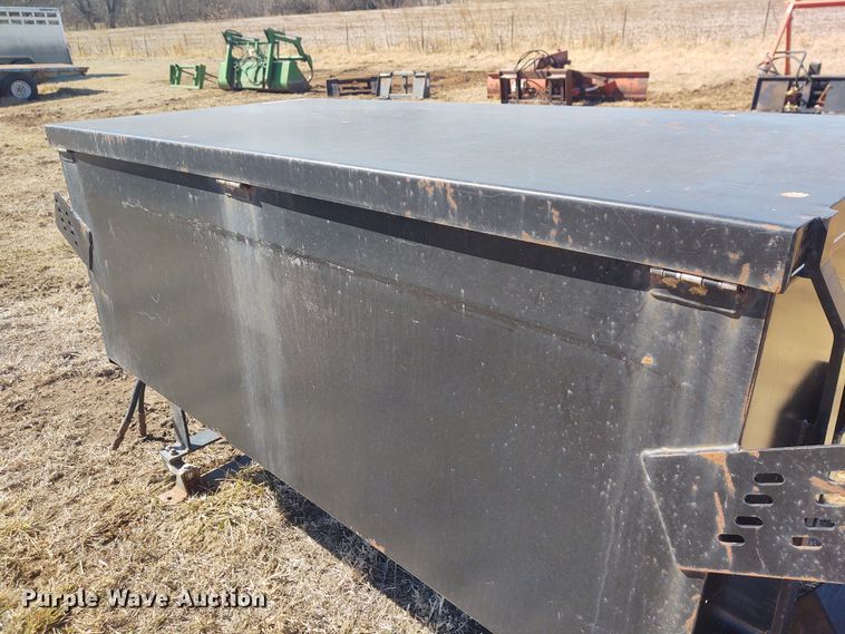 image for item FY9915 HydraFeeder HF1800  cake feeder