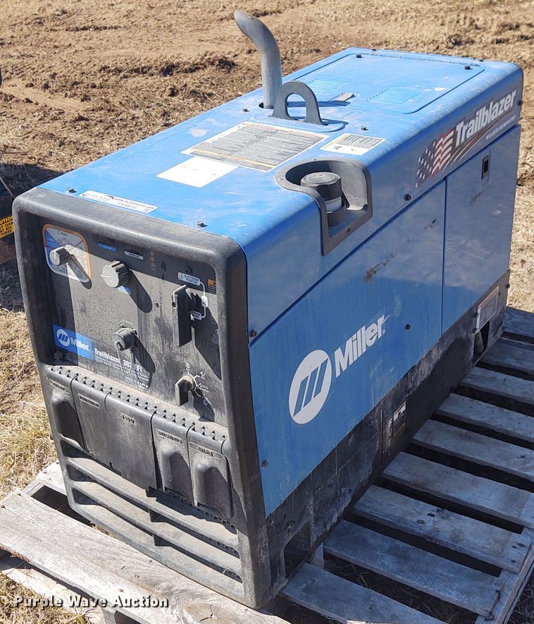 image for item FY9916 Miller Trailblazer 302 EFI  welder generator
