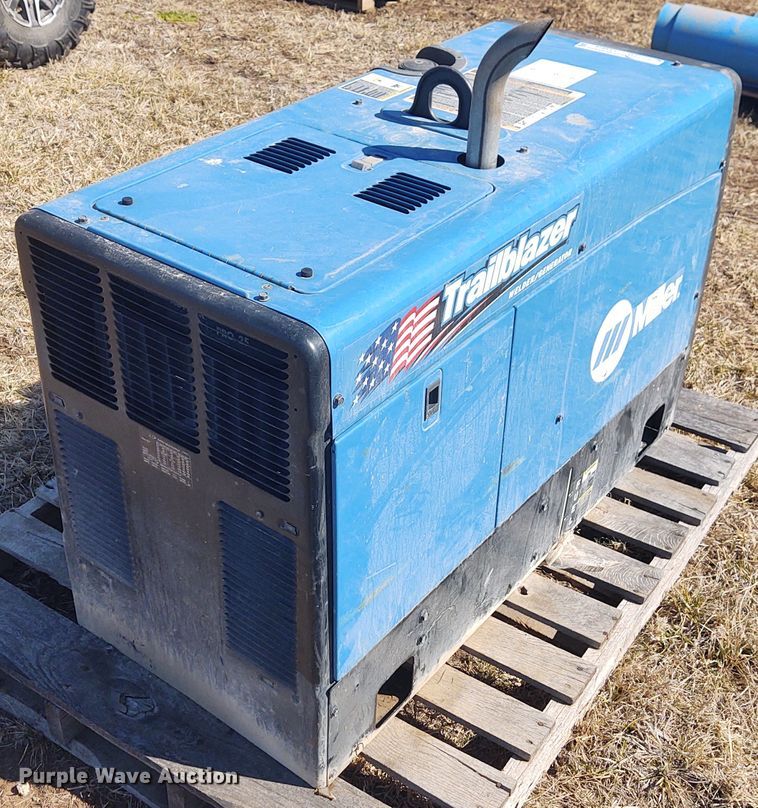 image for item FY9916 Miller Trailblazer 302 EFI  welder generator