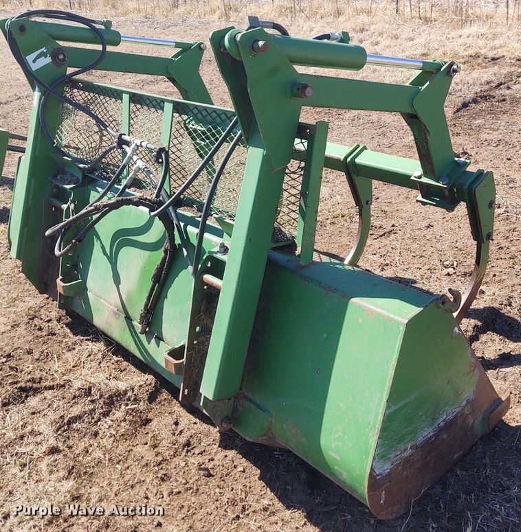 image for item FY9928 John Deere 98"W  grapple bucket