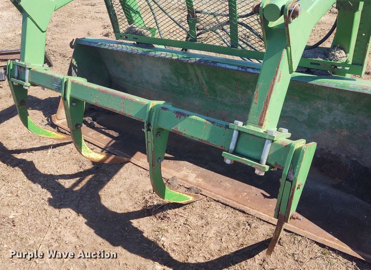image for item FY9928 John Deere 98"W  grapple bucket