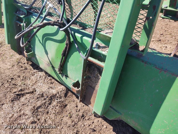 image for item FY9928 John Deere 98"W  grapple bucket