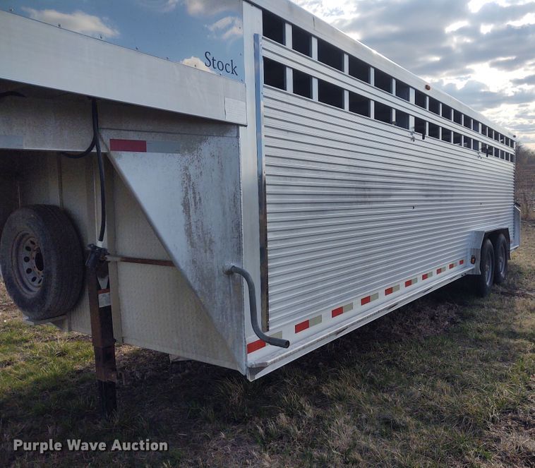 image for item FY9931 2006 Travalong livestock trailer