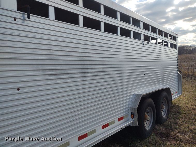 image for item FY9931 2006 Travalong livestock trailer