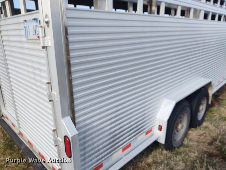 image for item FY9931 2006 Travalong livestock trailer