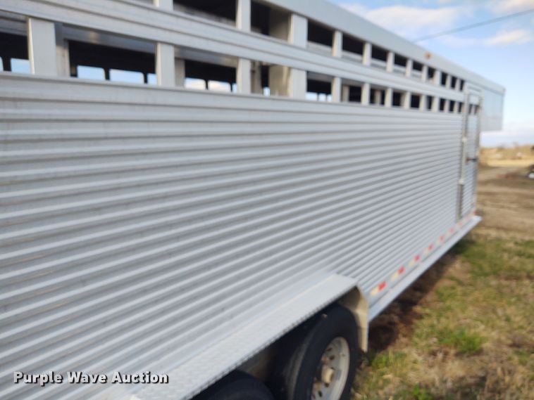 image for item FY9931 2006 Travalong livestock trailer