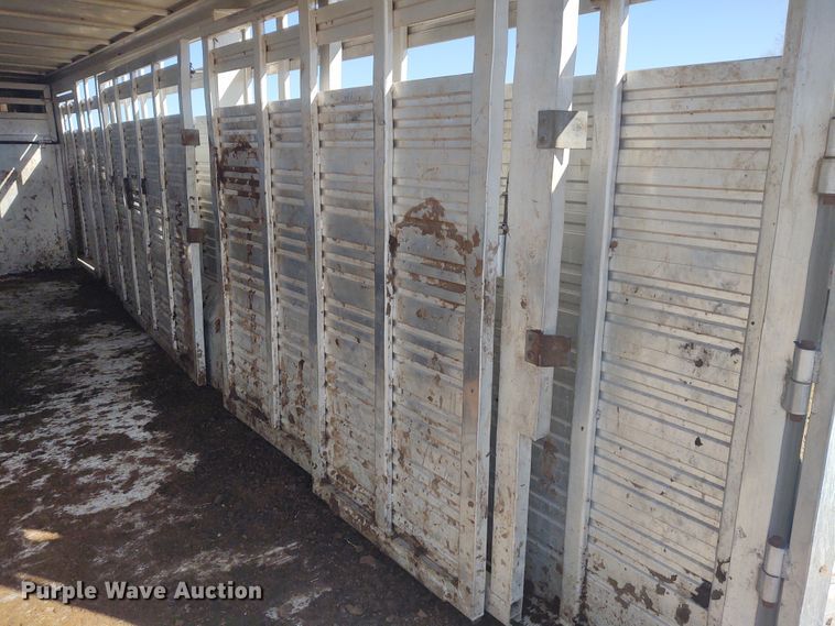 image for item FY9931 2006 Travalong livestock trailer