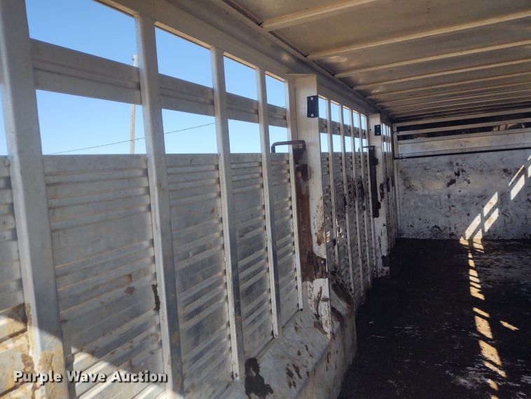 image for item FY9931 2006 Travalong livestock trailer