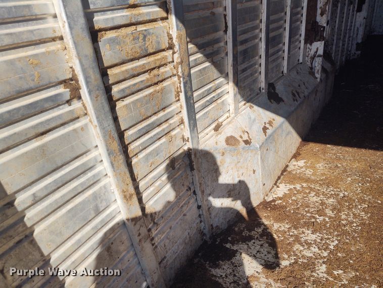 image for item FY9931 2006 Travalong livestock trailer