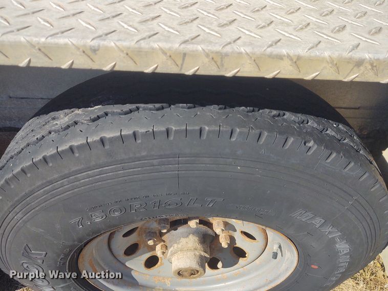 image for item FY9931 2006 Travalong livestock trailer