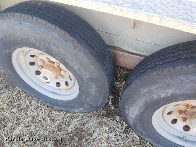 image for item FY9931 2006 Travalong livestock trailer