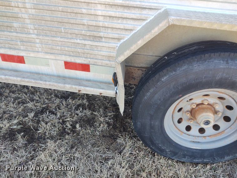 image for item FY9931 2006 Travalong livestock trailer