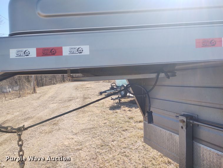 image for item FY9932 2015 Grupo Remolques Del Norte livestock trailer