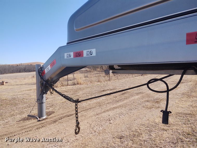 image for item FY9932 2015 Grupo Remolques Del Norte livestock trailer