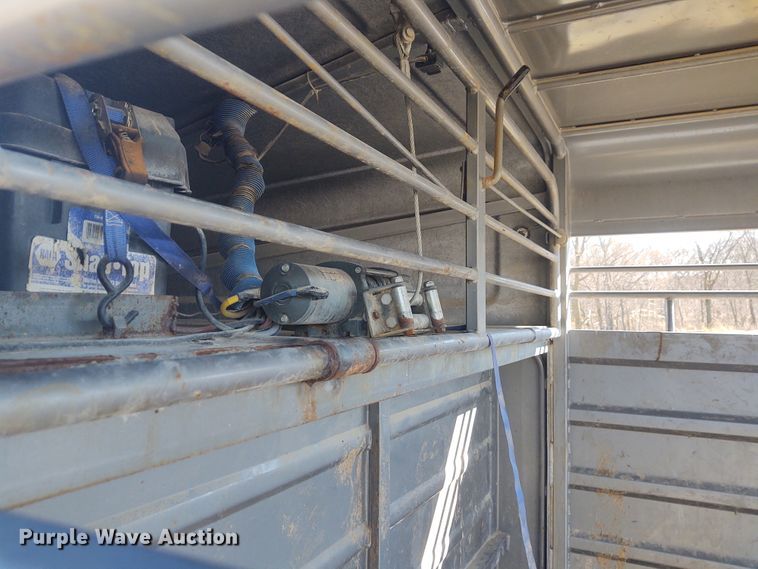 image for item FY9932 2015 Grupo Remolques Del Norte livestock trailer