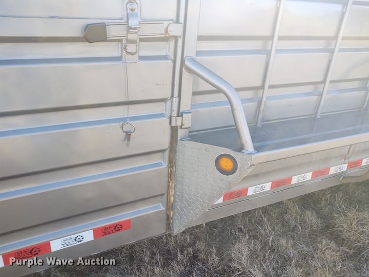 image for item FY9932 2015 Grupo Remolques Del Norte livestock trailer