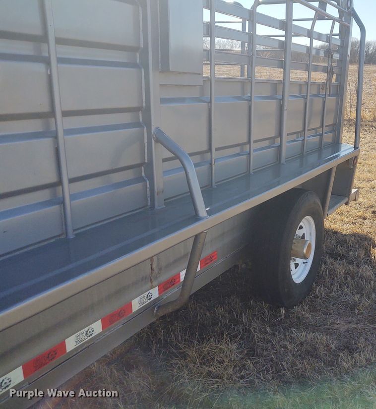 image for item FY9932 2015 Grupo Remolques Del Norte livestock trailer