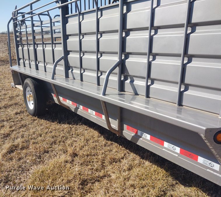 image for item FY9932 2015 Grupo Remolques Del Norte livestock trailer