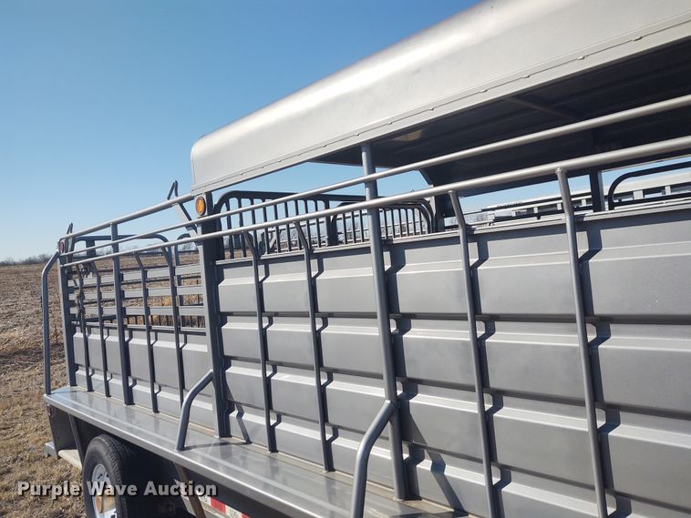 image for item FY9932 2015 Grupo Remolques Del Norte livestock trailer