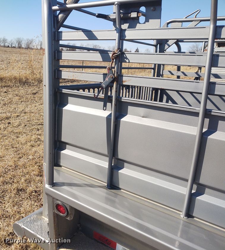 image for item FY9932 2015 Grupo Remolques Del Norte livestock trailer