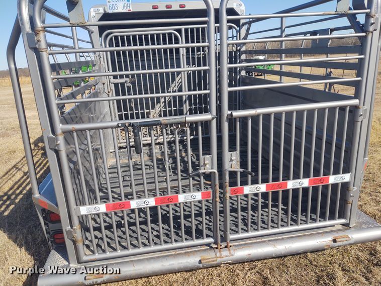 image for item FY9932 2015 Grupo Remolques Del Norte livestock trailer