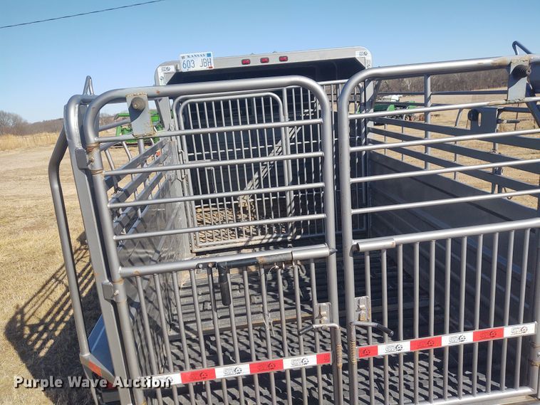 image for item FY9932 2015 Grupo Remolques Del Norte livestock trailer