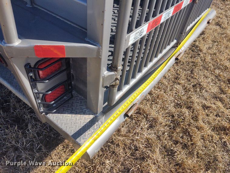 image for item FY9932 2015 Grupo Remolques Del Norte livestock trailer