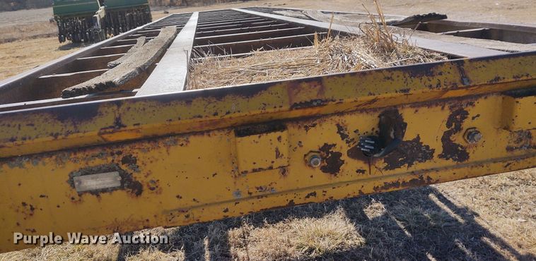 image for item FY9939 1966 Fontaine hay bale trailer