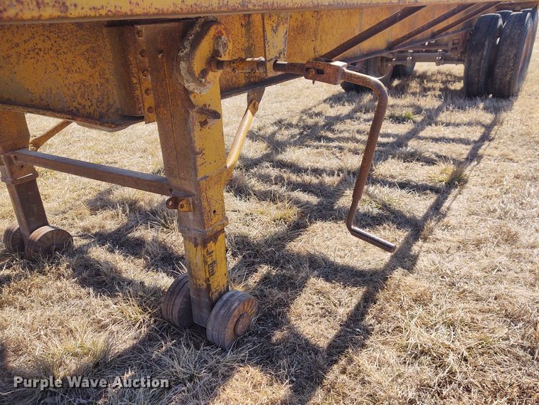 image for item FY9939 1966 Fontaine hay bale trailer