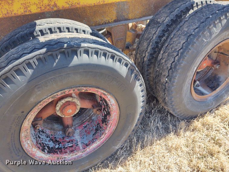 image for item FY9939 1966 Fontaine hay bale trailer