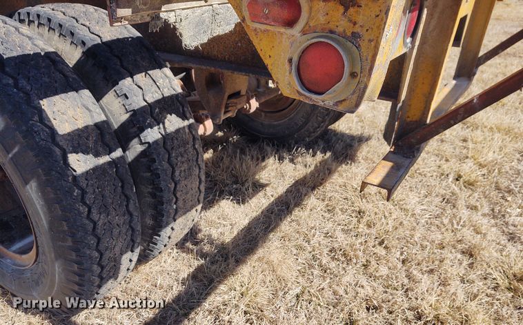 image for item FY9939 1966 Fontaine hay bale trailer