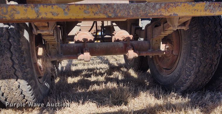 image for item FY9939 1966 Fontaine hay bale trailer