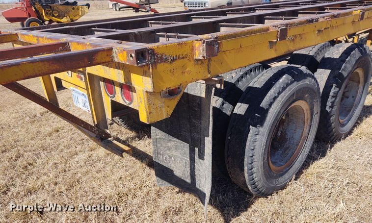 image for item FY9939 1966 Fontaine hay bale trailer