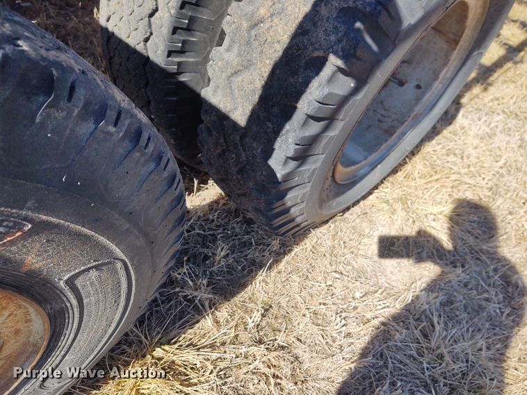 image for item FY9939 1966 Fontaine hay bale trailer