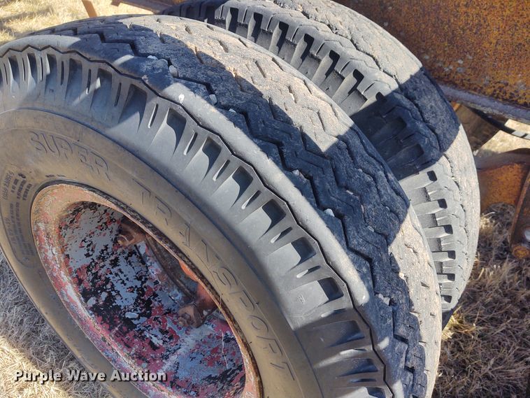 image for item FY9939 1966 Fontaine hay bale trailer