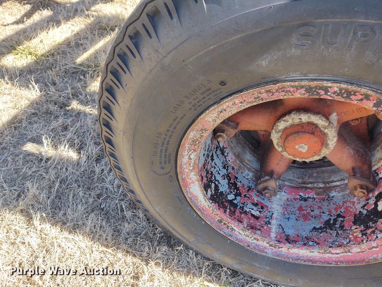 image for item FY9939 1966 Fontaine hay bale trailer
