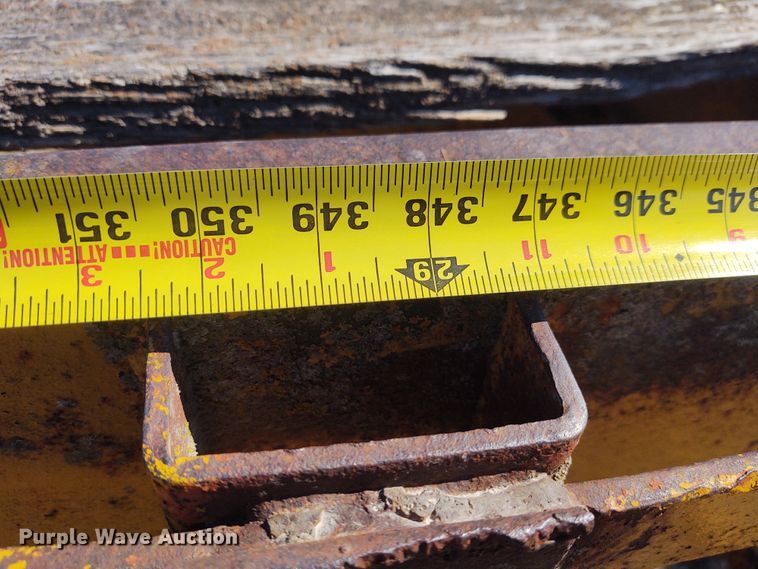 image for item FY9939 1966 Fontaine hay bale trailer