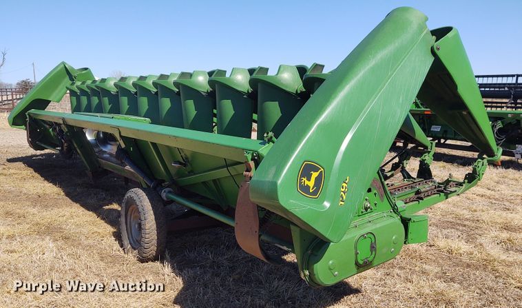 image for item FY9940 2004 John Deere 1293  corn head