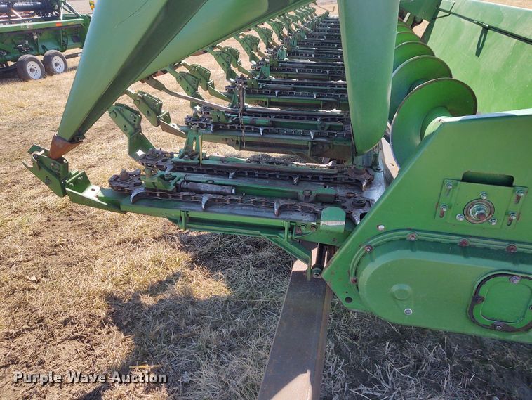 image for item FY9940 2004 John Deere 1293  corn head