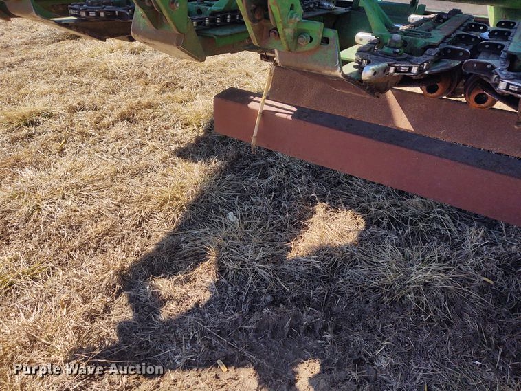 image for item FY9940 2004 John Deere 1293  corn head