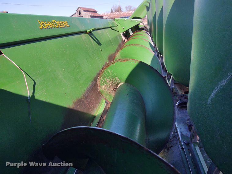 image for item FY9940 2004 John Deere 1293  corn head