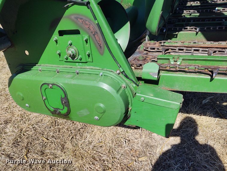 image for item FY9940 2004 John Deere 1293  corn head