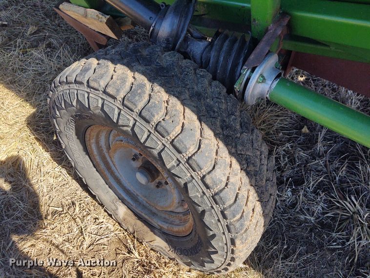 image for item FY9940 2004 John Deere 1293  corn head