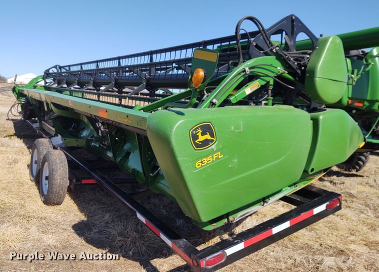 image for item FY9941 2013 John Deere 635FD  flex draper head