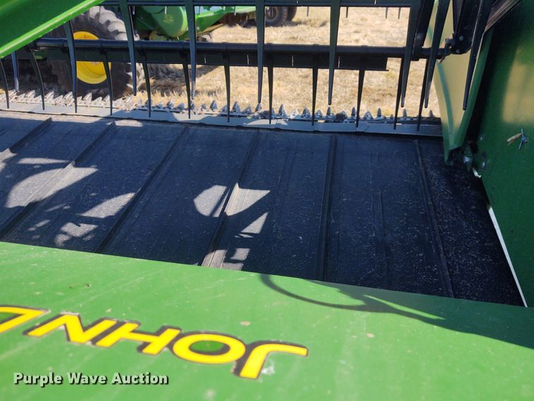 image for item FY9941 2013 John Deere 635FD  flex draper head